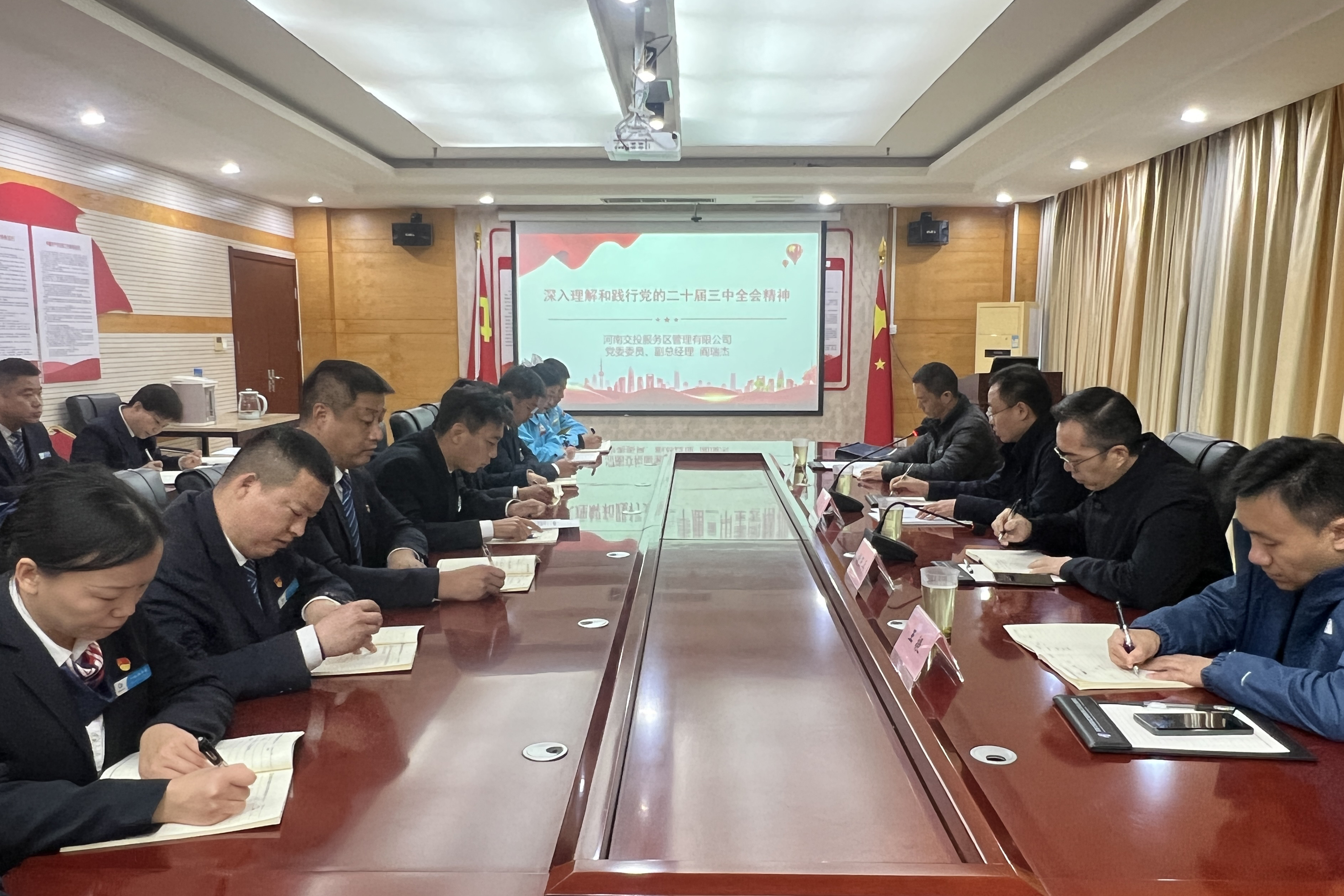 鞏義服務區.jpg 鞏義服務區.jpg